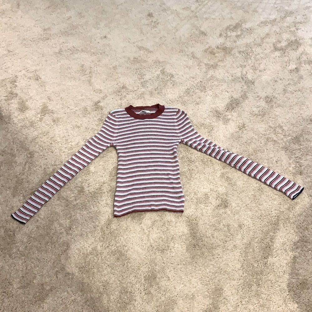 American Eagle Form Fitting Sweater. Size Medium.